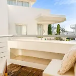 House With Pools And Private *