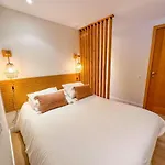 アパート House With Pools And Private タヴィラ