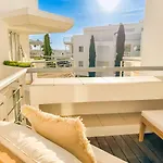 House With Pools And Private * タヴィラ