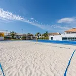 House With Pools And Private *