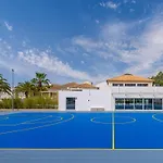 アパート House With Pools And Private