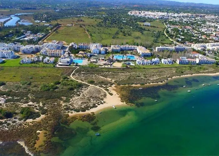 House With Pools And Private 塔维拉