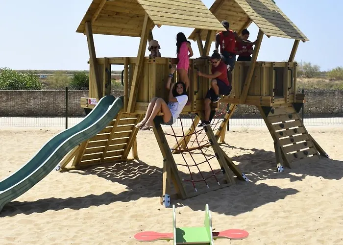 House With Pools And Private *