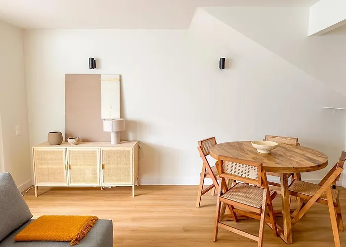 House With Pools And Private