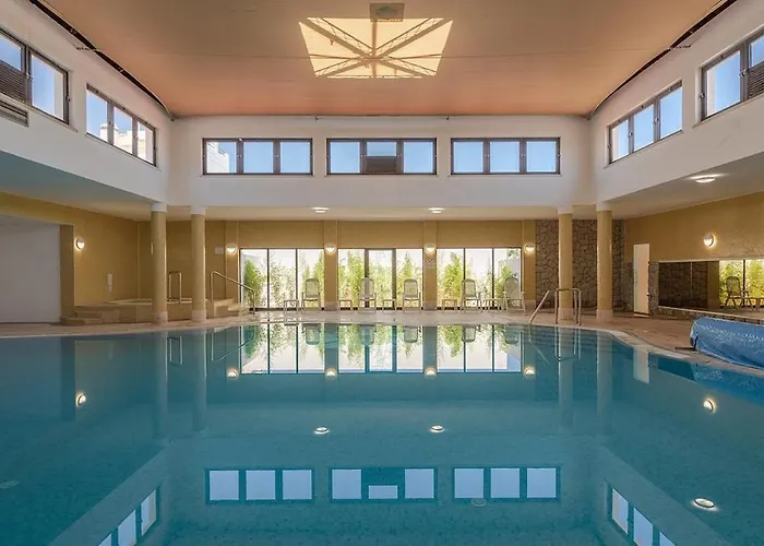 House With Pools And Private 塔维拉