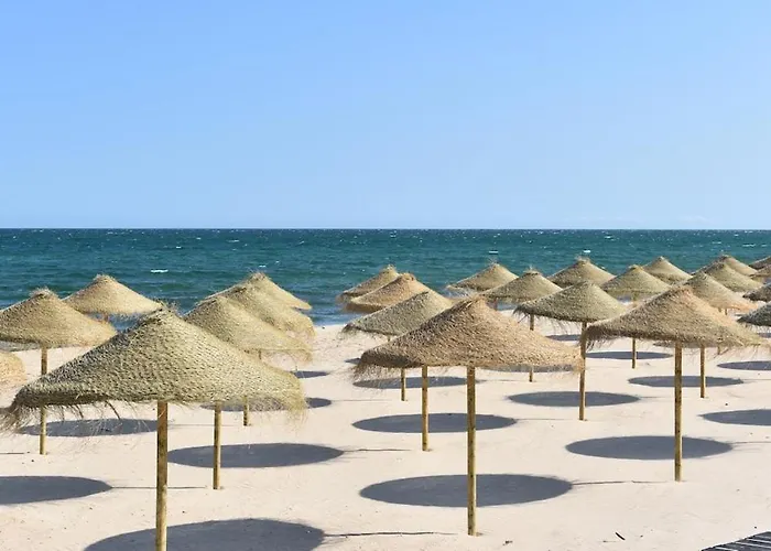 House With Pools And Private 塔维拉