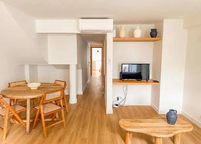 House With Pools And Private *