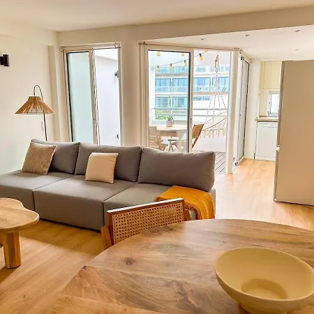 House With Pools And Private