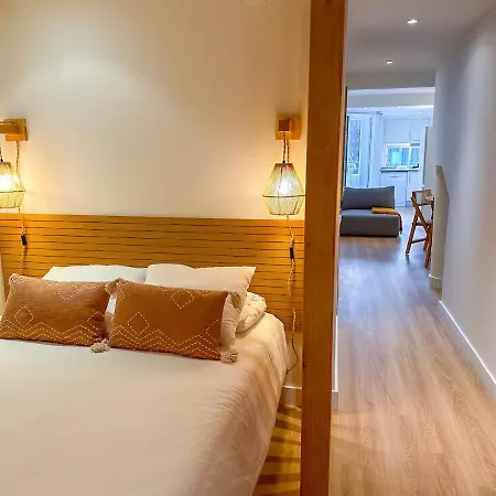 House With Pools And Private Appartement